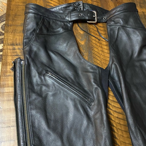 Harley Davidson Womens Leather Chaps Sz XL White Embroidery on Leg EC - Picture 3 of 9